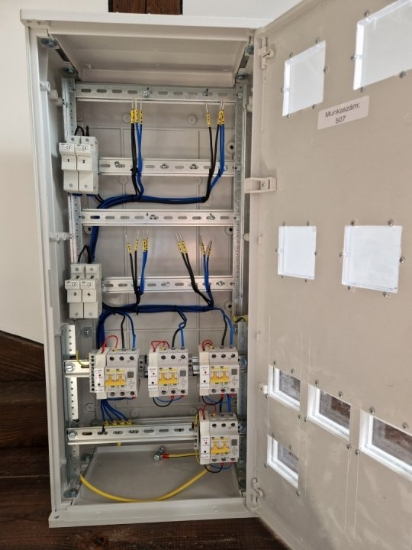 Imagine FDCE 4 abonati monofazati 32A 10kA carcasa PAFS pentru contori smart separator trifazat pe intrare Delgaz